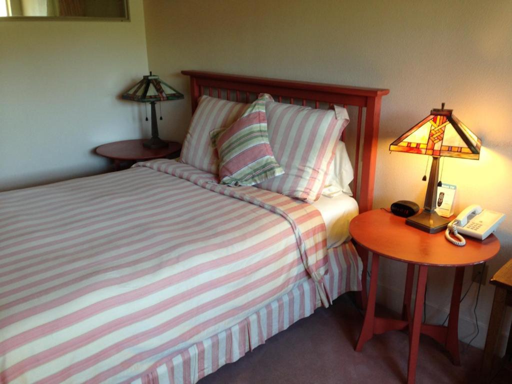 Fairfax Inn San Rafael Room photo